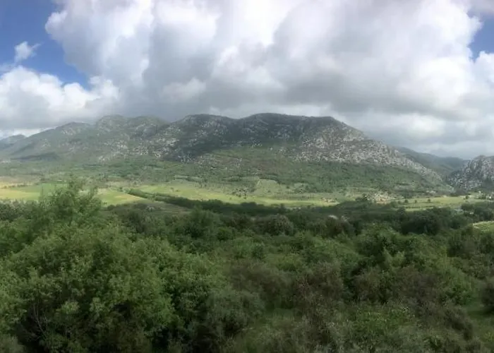 Cadierecevenne بيت ضيافة *